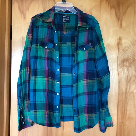 American Eagle Outfitters Tops - American Eagle Outfitters Favorite Fit Flannel